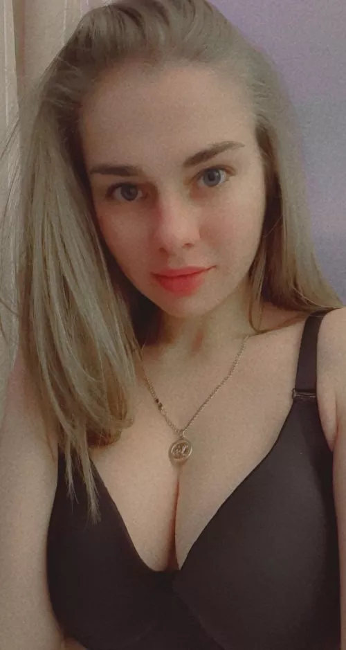 I know I have great boobs. πYou probably want to excite them with your hard cock, don't you?ππ₯ Come on in and we'll talk.πMy OF link below