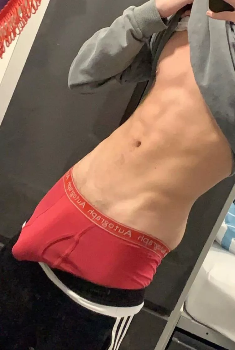 I know u want what I’m hiding 😈 19 m uk