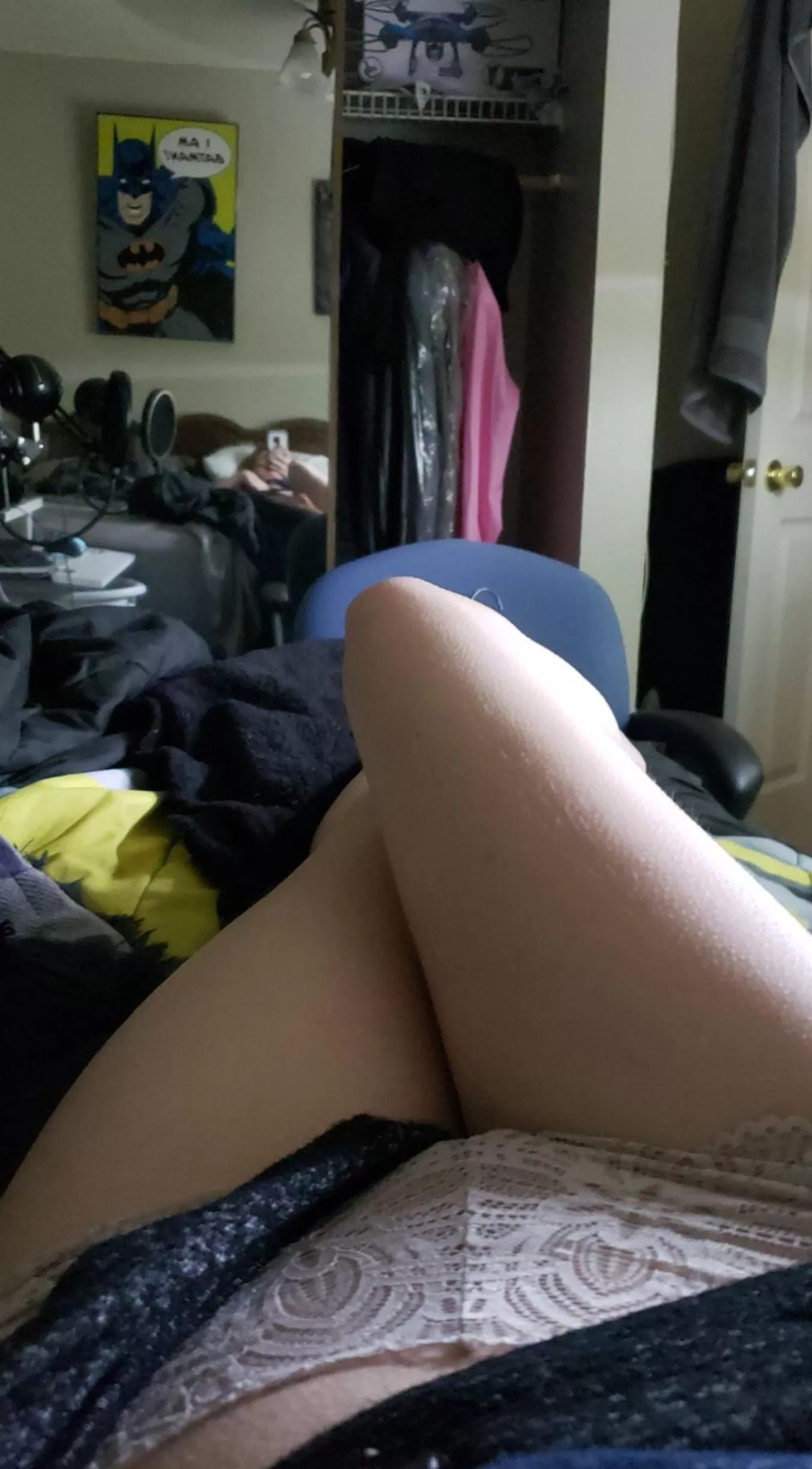 i like to wait like this for him to come home 🙈 i like to wait like this for him to come home 🙈