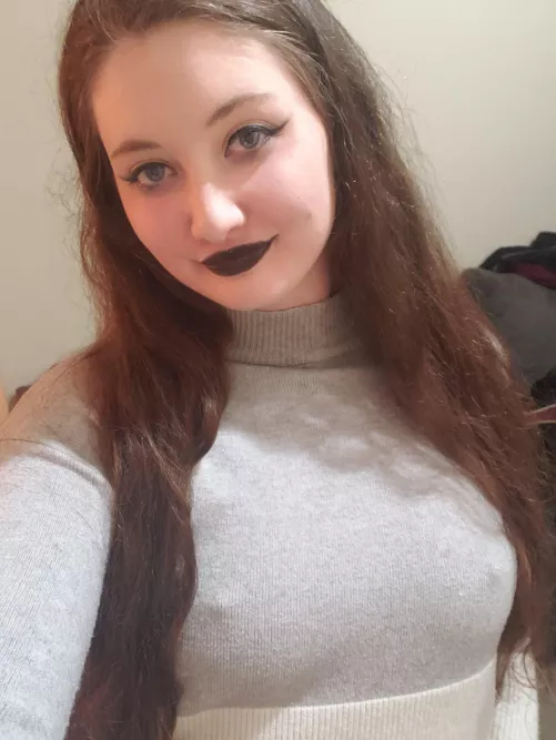 I liked my look today so you get to see it too