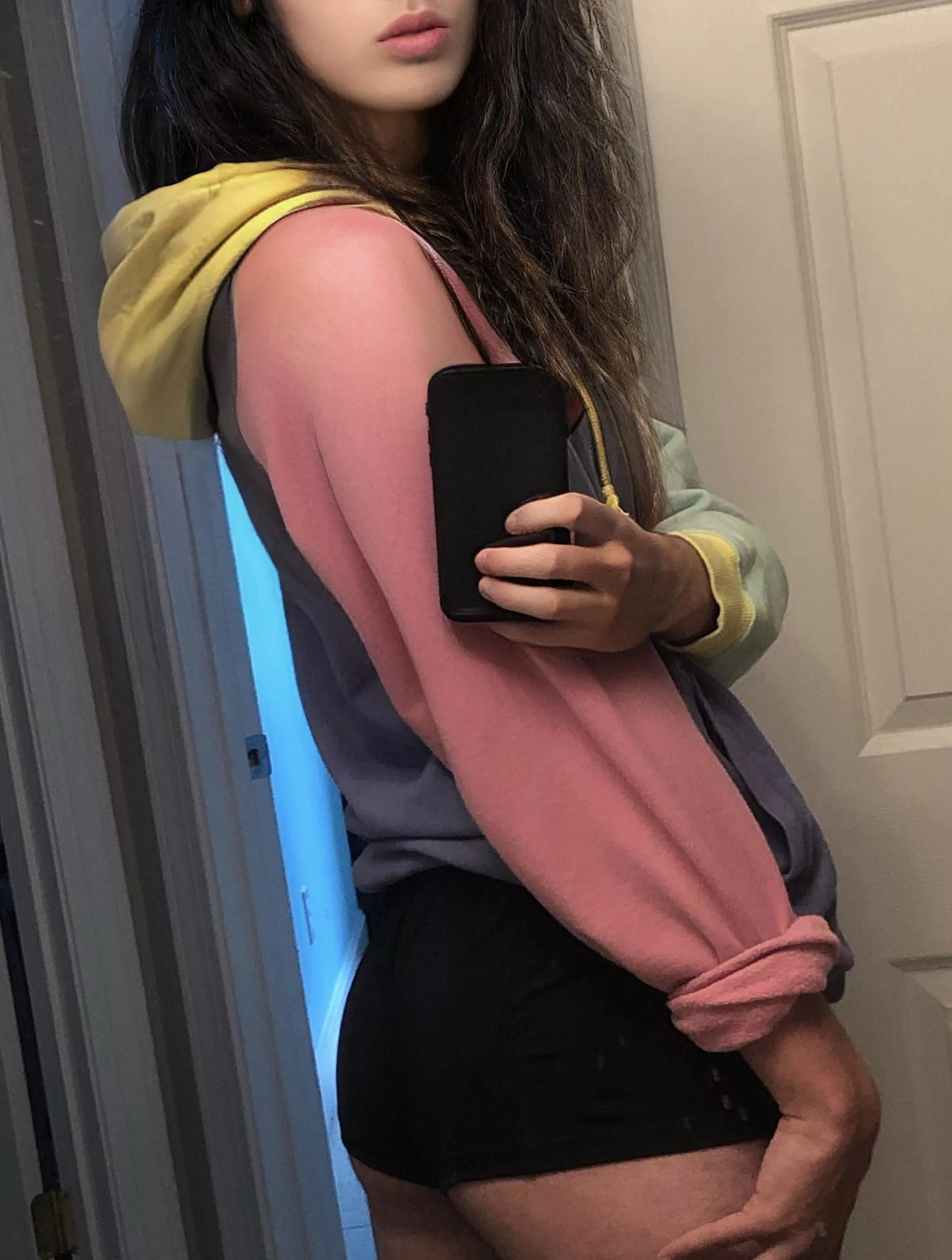 I look terrible but I’m posting anyways💗😓