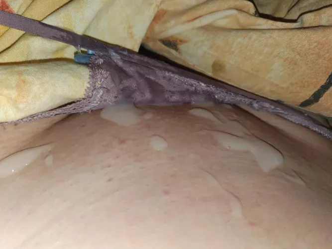 I love cum in my pantie 😍 [f]