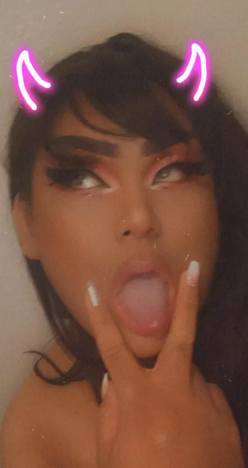 i love married men 😈 fuck that cum in my hole, daddy 🤤