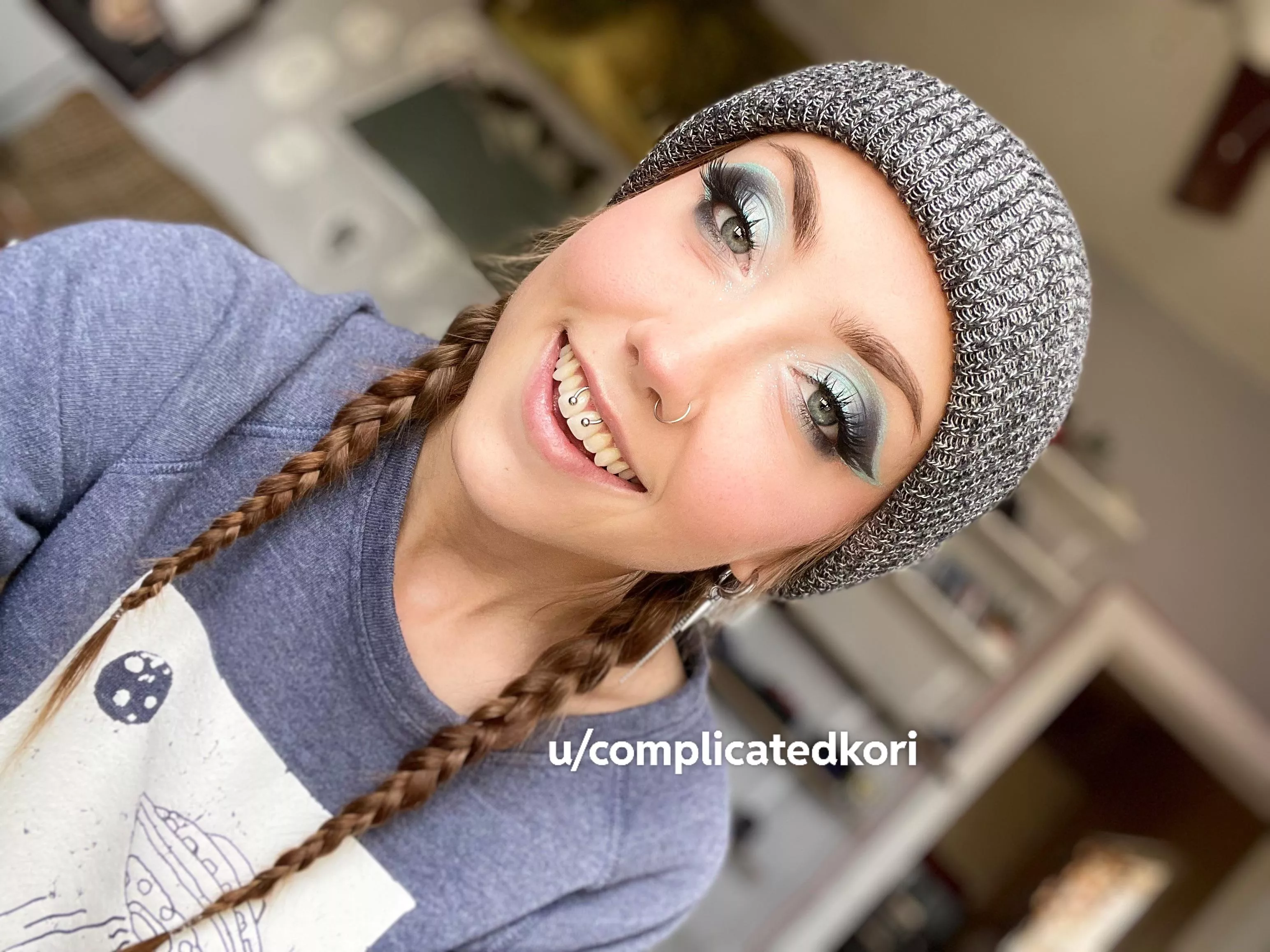 I love putting on a full face just for bed 😉