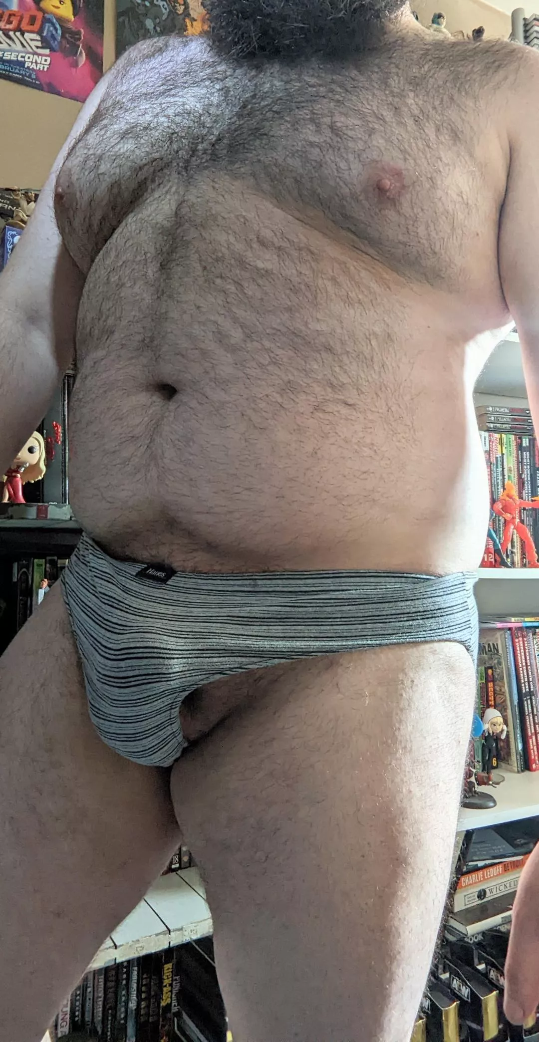 I love the way briefs fit. They really show off my thicc legs 😜