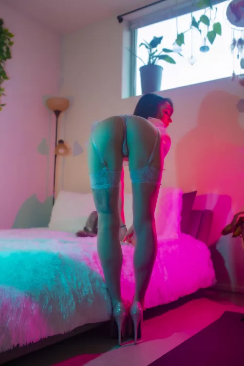 I love the way my legs look in a good pair of heels! 😇🥰