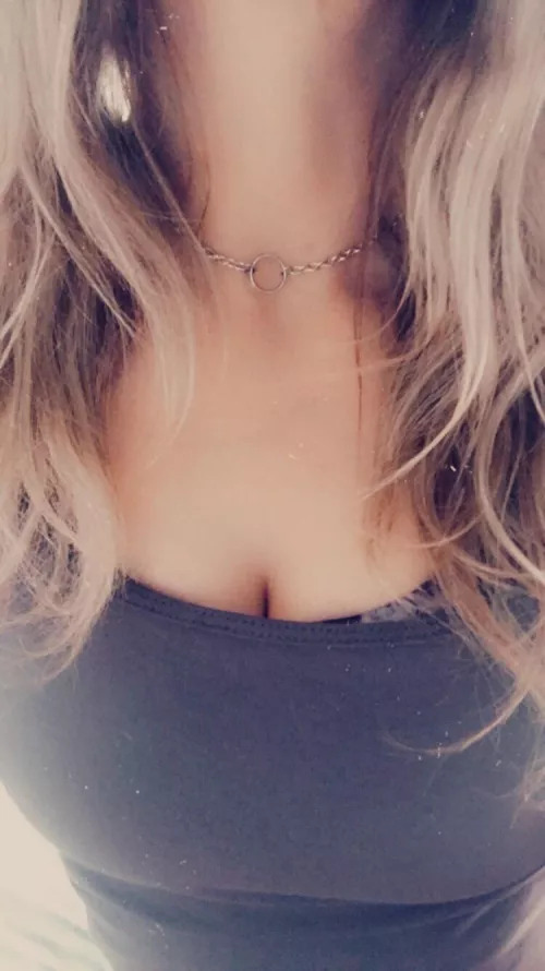 I love wearing my day collar when he orders it ❤️