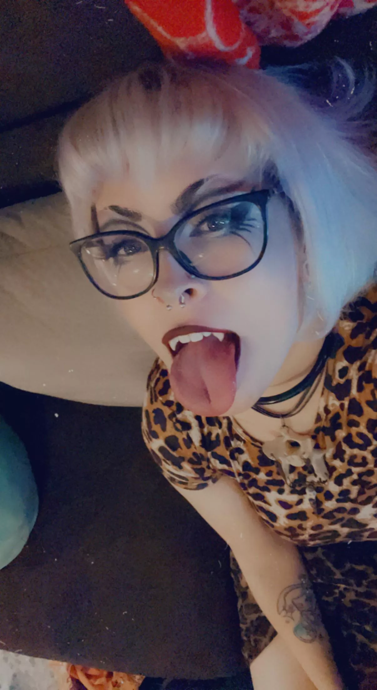 I may be a sexxy vamp but I always keep my collar on~