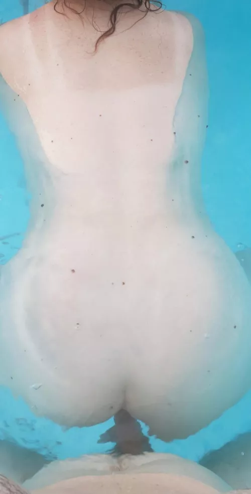 I miss summertime and pool sex🥵