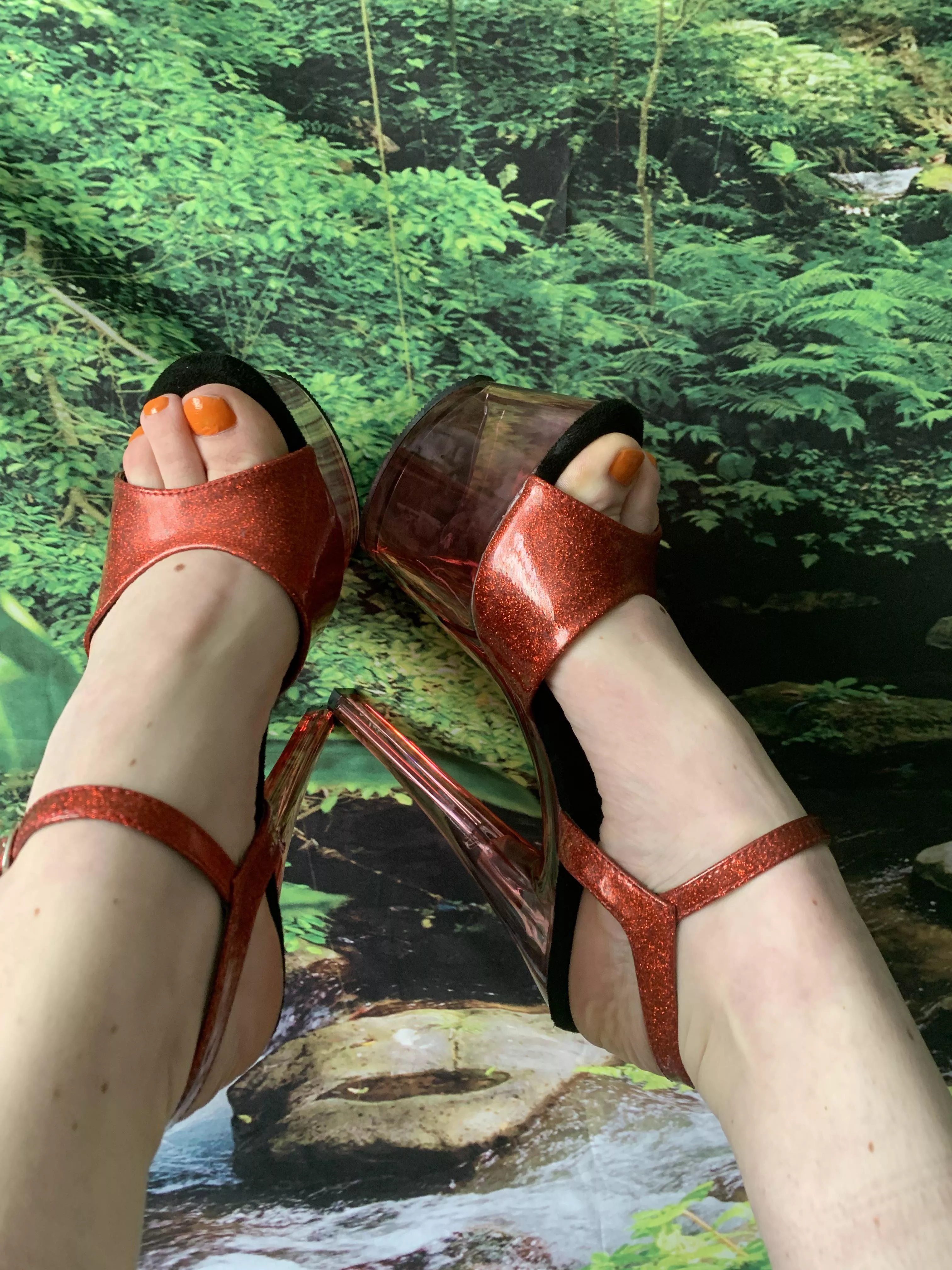 I need some more pleasers 🥹 would you cum over them ??