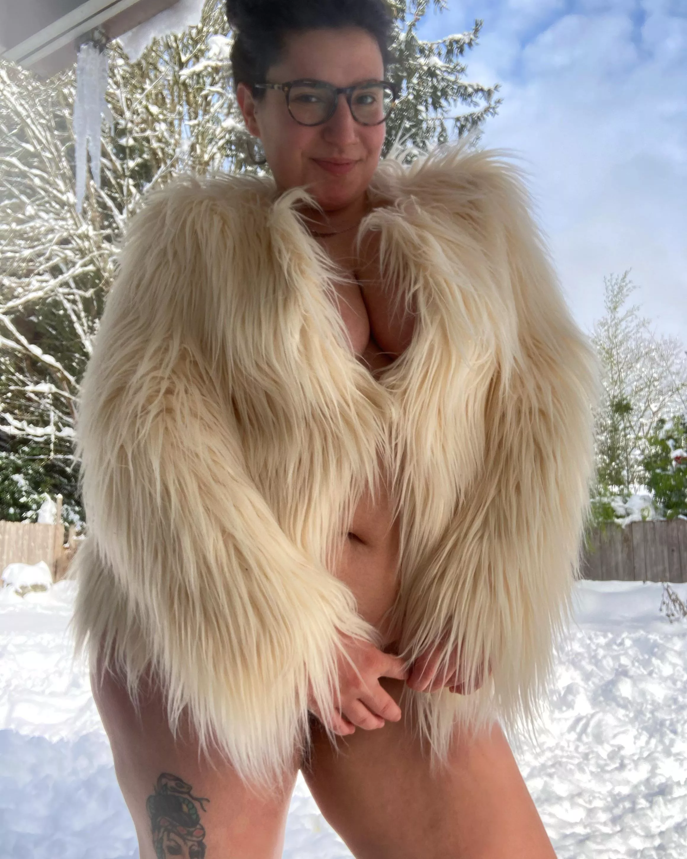 I need to be pet! 🥰