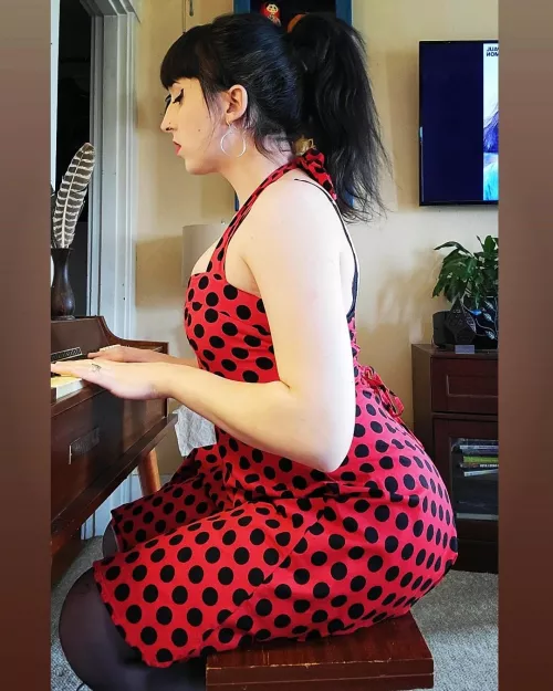 I need to be wrecked so bad just look at my body 🥵