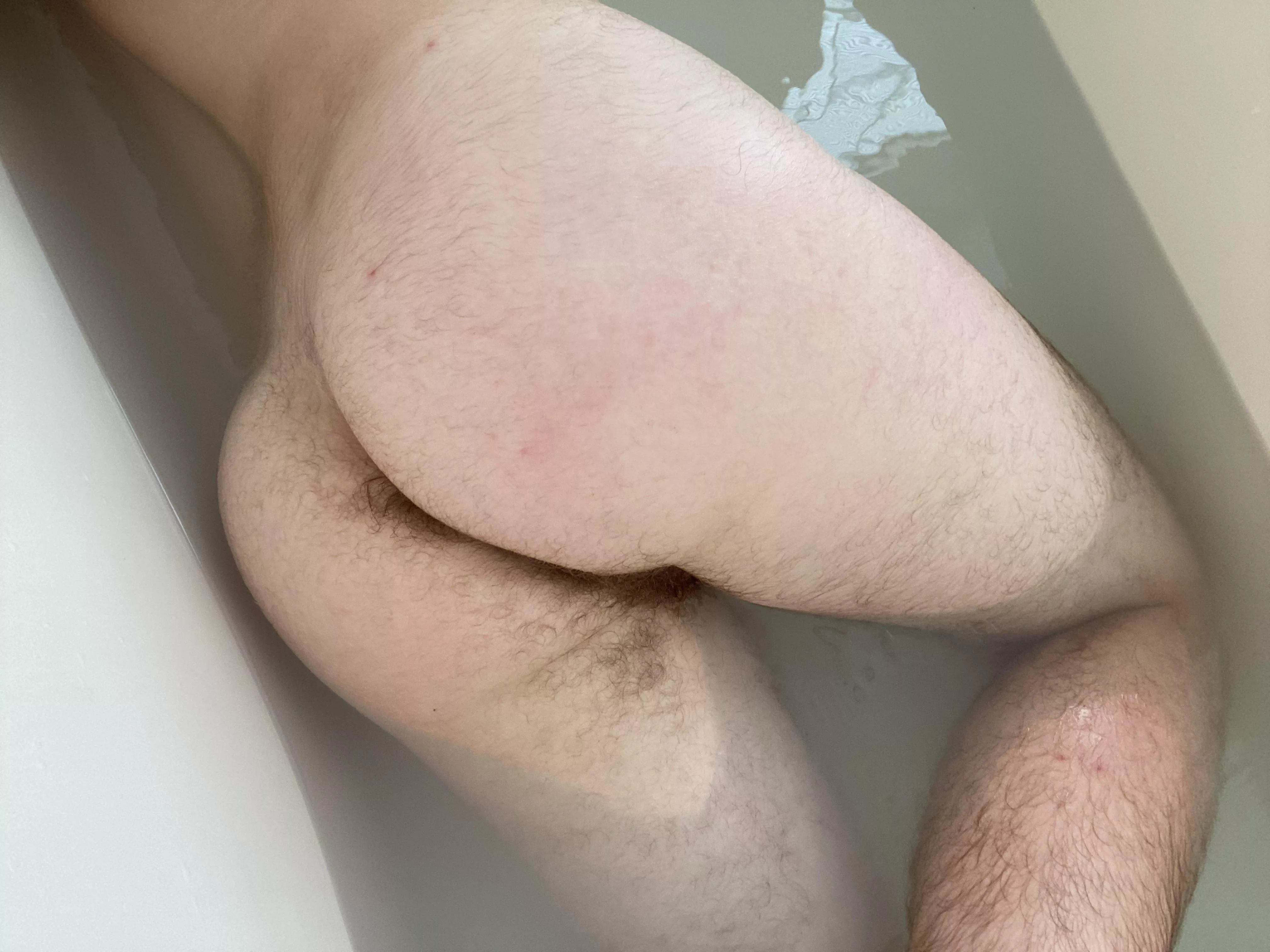 I need to find a better then the bathtub to take pics lol🍑🛀