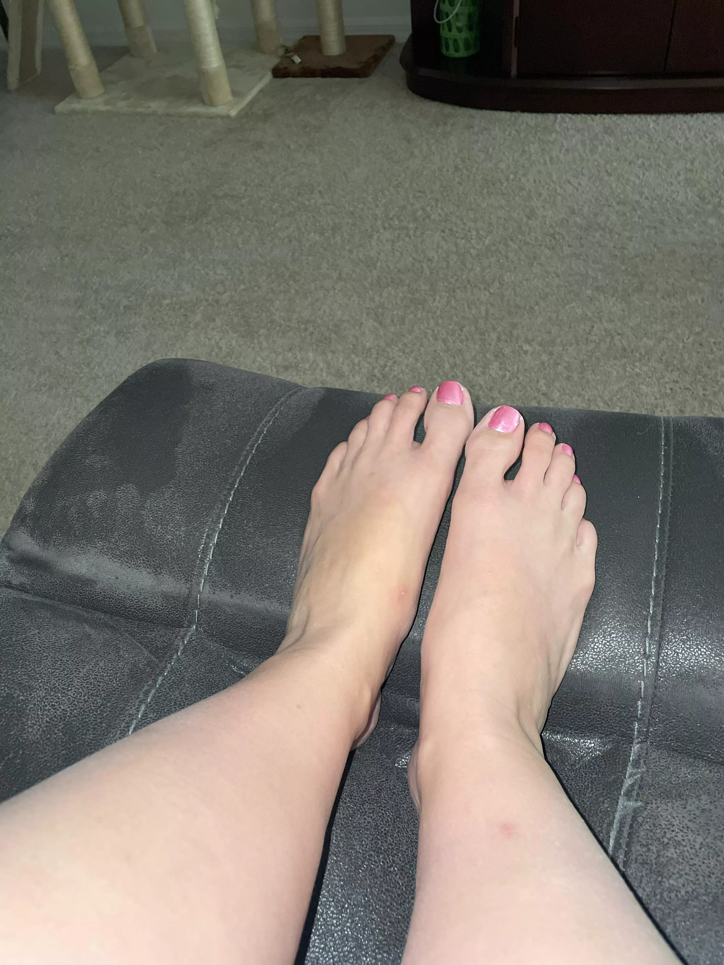 I need to have my feet worshipped! Who wants to be my foot boy?
