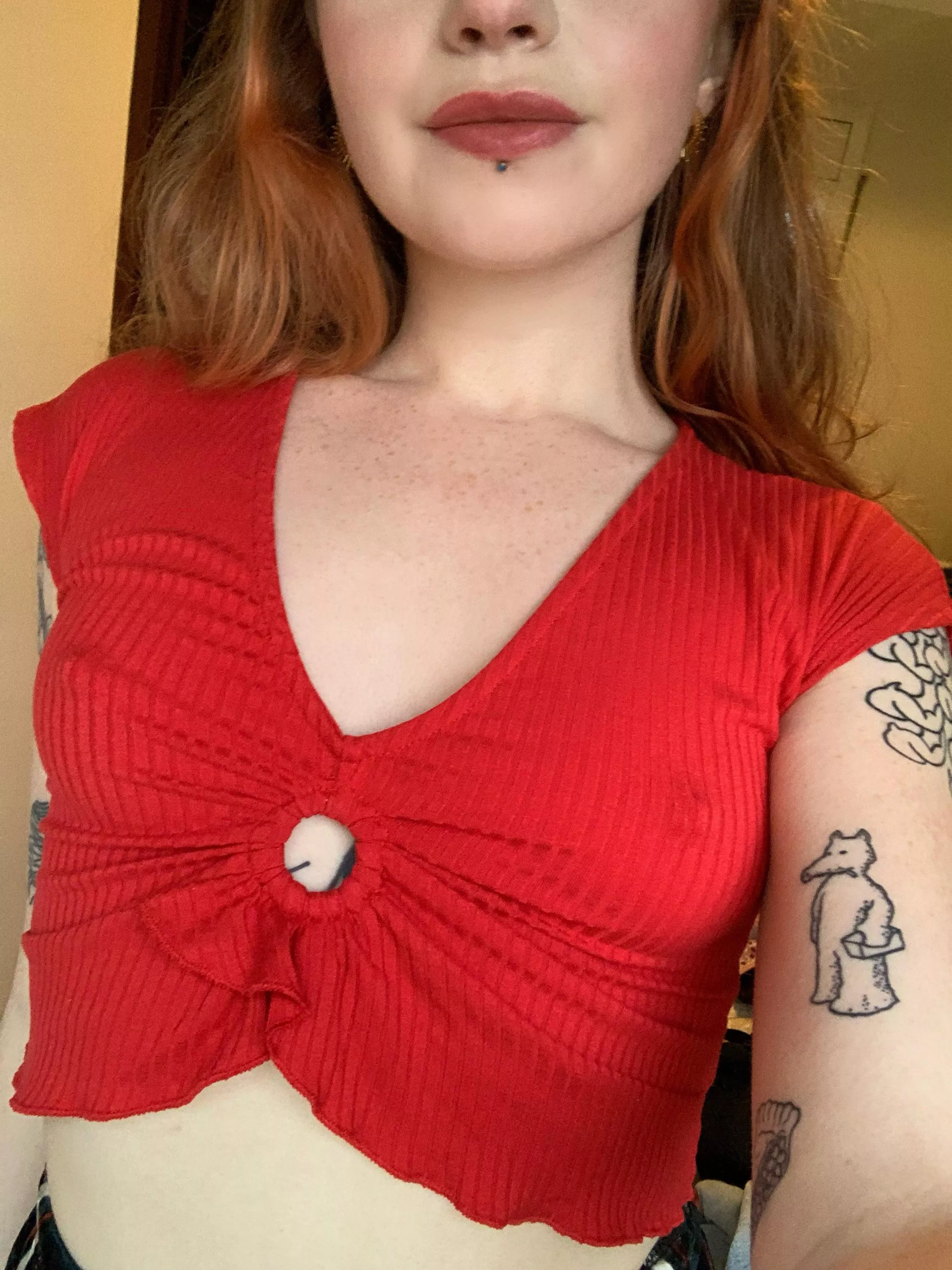 I never wear a bra, but particularly like this top with the braless look