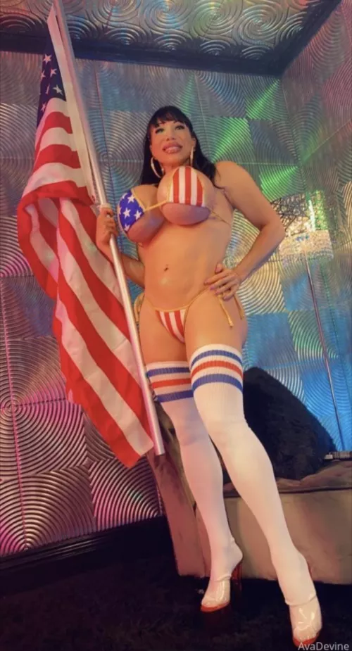 I pledge allegiance to the Queen Bimbo of America 🇺🇲🦅