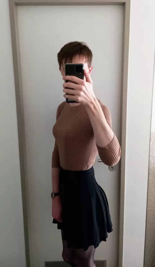 I really wish I could afford more outfits now 🥺❤️