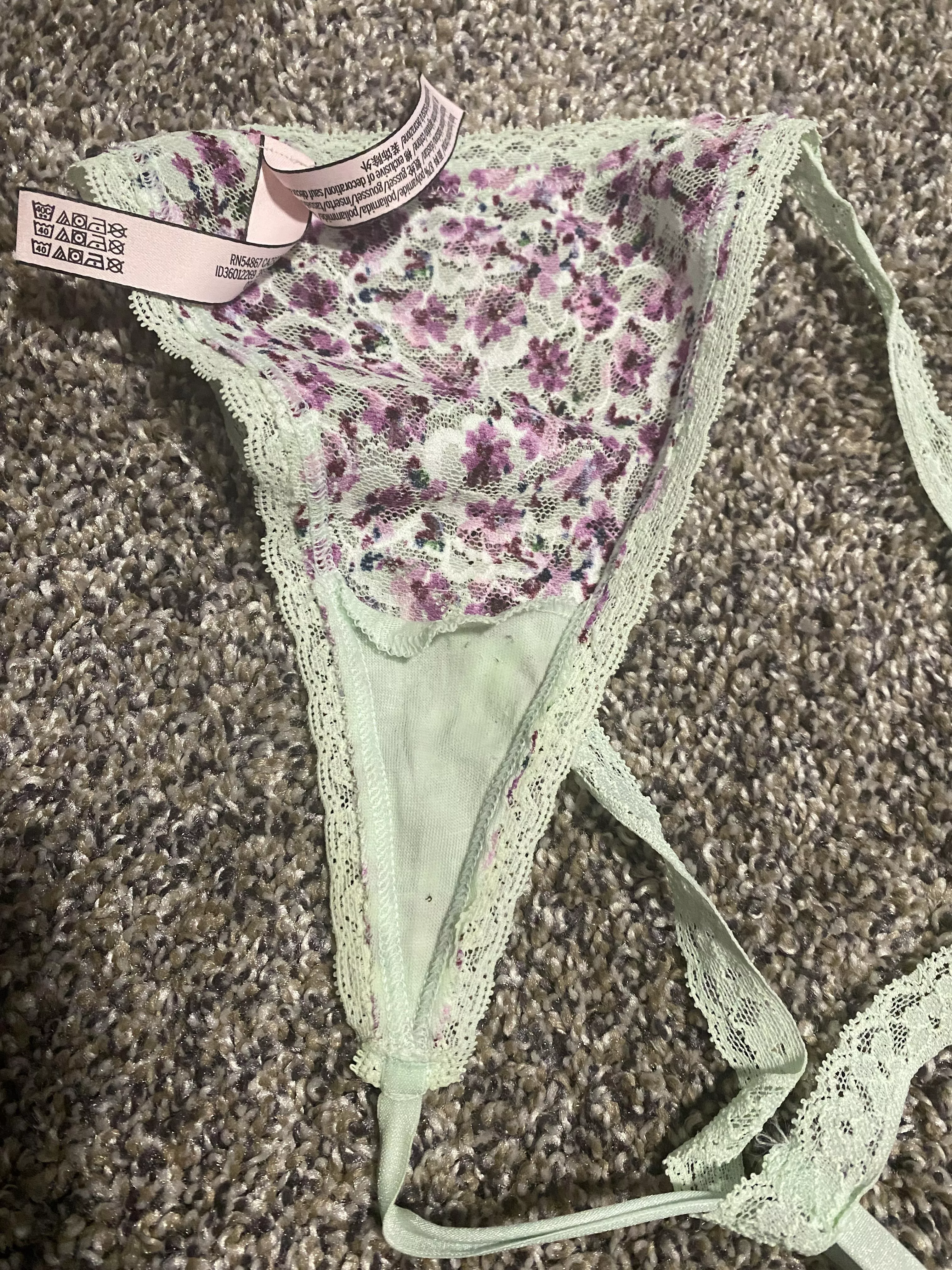 I secretly love to finger myself with my panties so it’ll soak up all the 💧💧💧