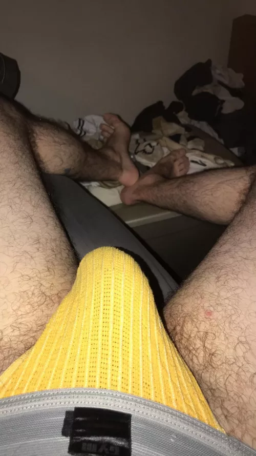 I smell good in all the right places who wants to sniff 😈😜