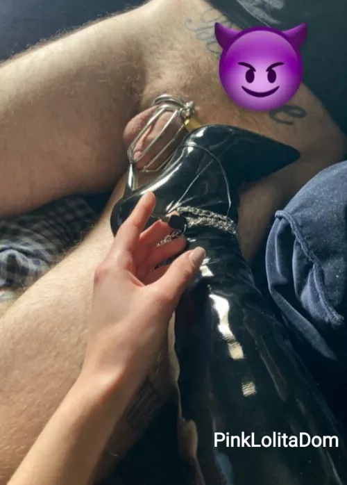 I spoil my slaves so much ππI give them no joy, but I have it all