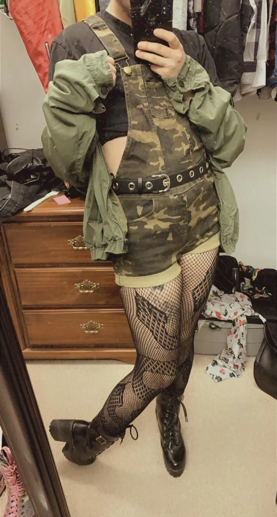 I think this outfit definitely looks better with the jacket 😊