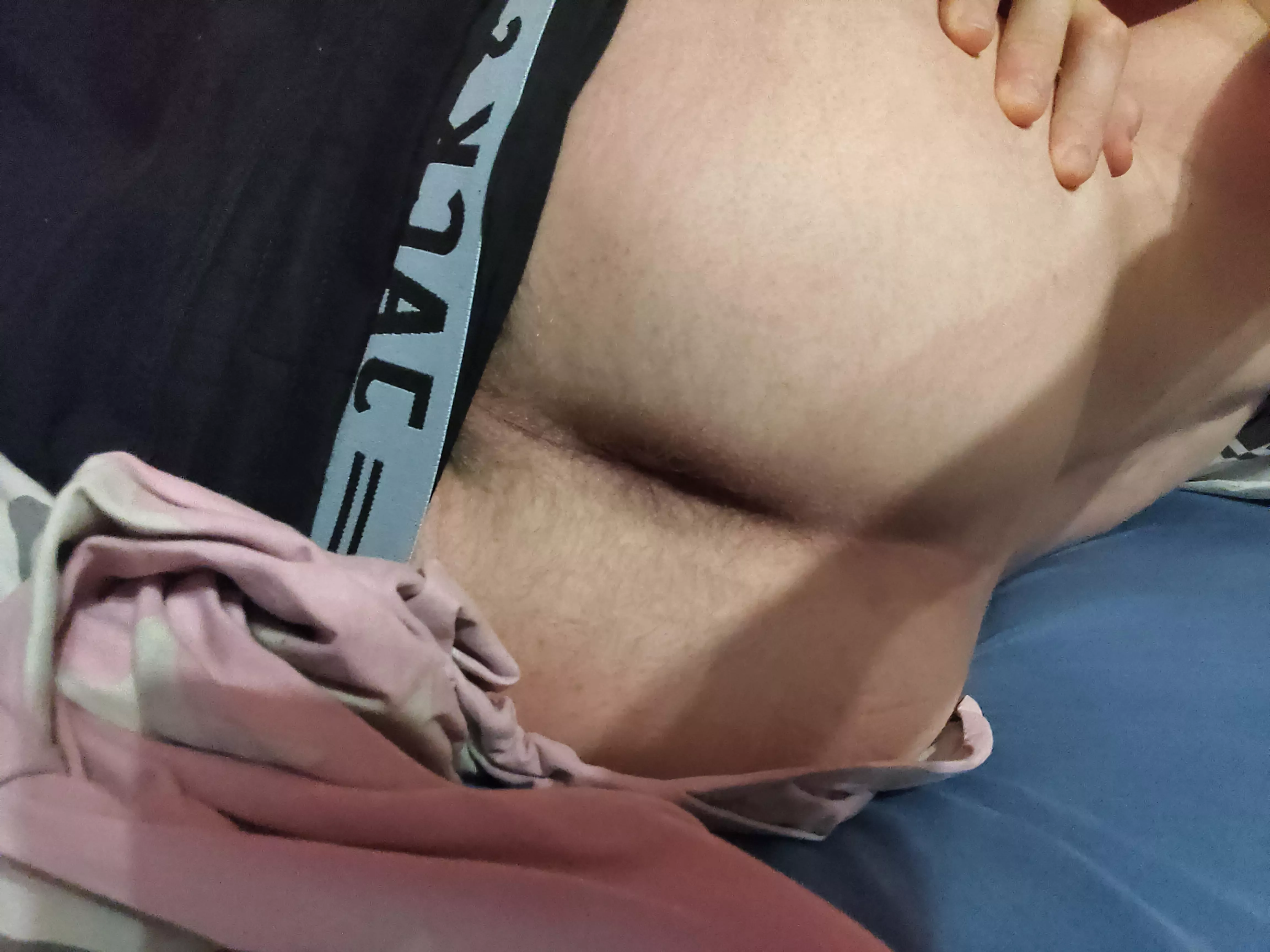 I used to be a femboy...any volunteers to give it some kisses? 🍑