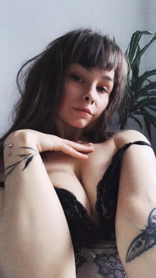 I wanna make you horny and desperate for more 👅♡ if you wanna see me naked, shake my ass and ride cock - sign up to my 0F for ONLY $8 ♡💦