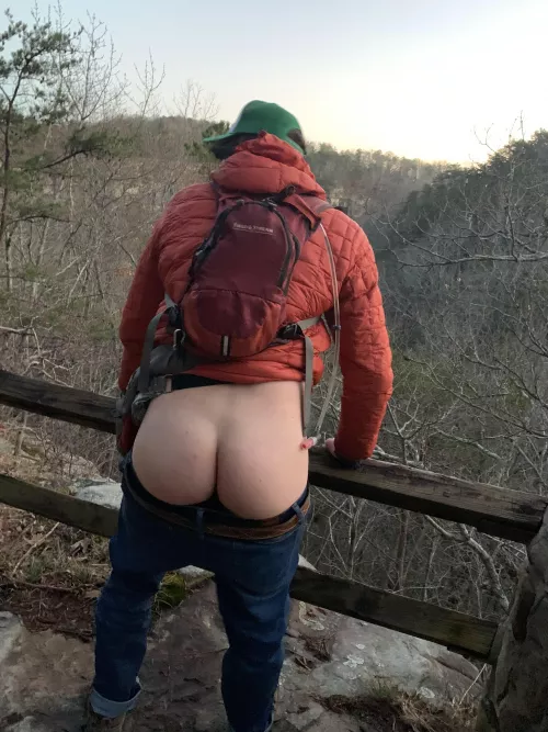 I wanna show off my boyfriend’s sexy ass! Who wants to see me spread it?