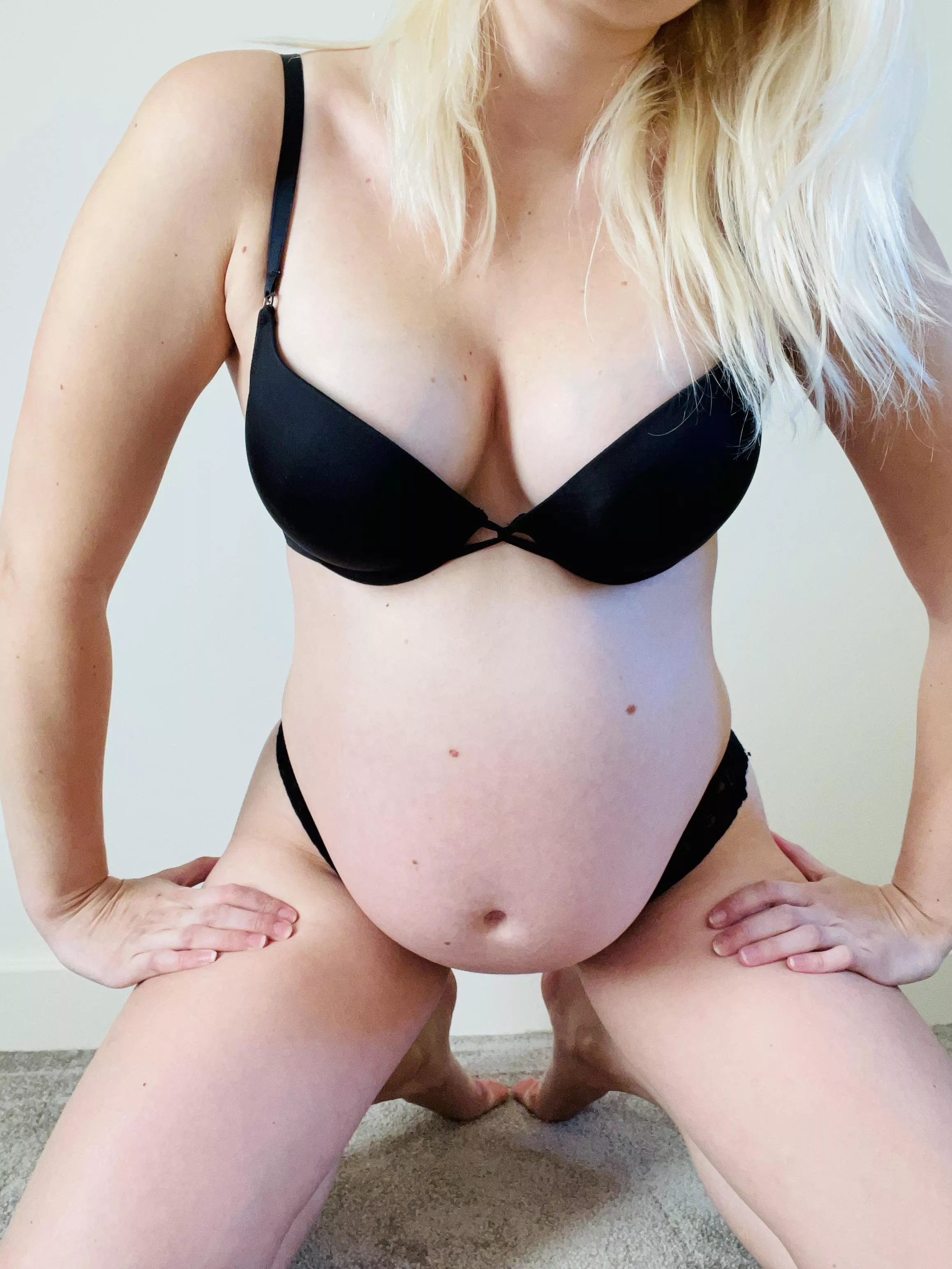 I wanna sit on you and make myself happy 😈💦