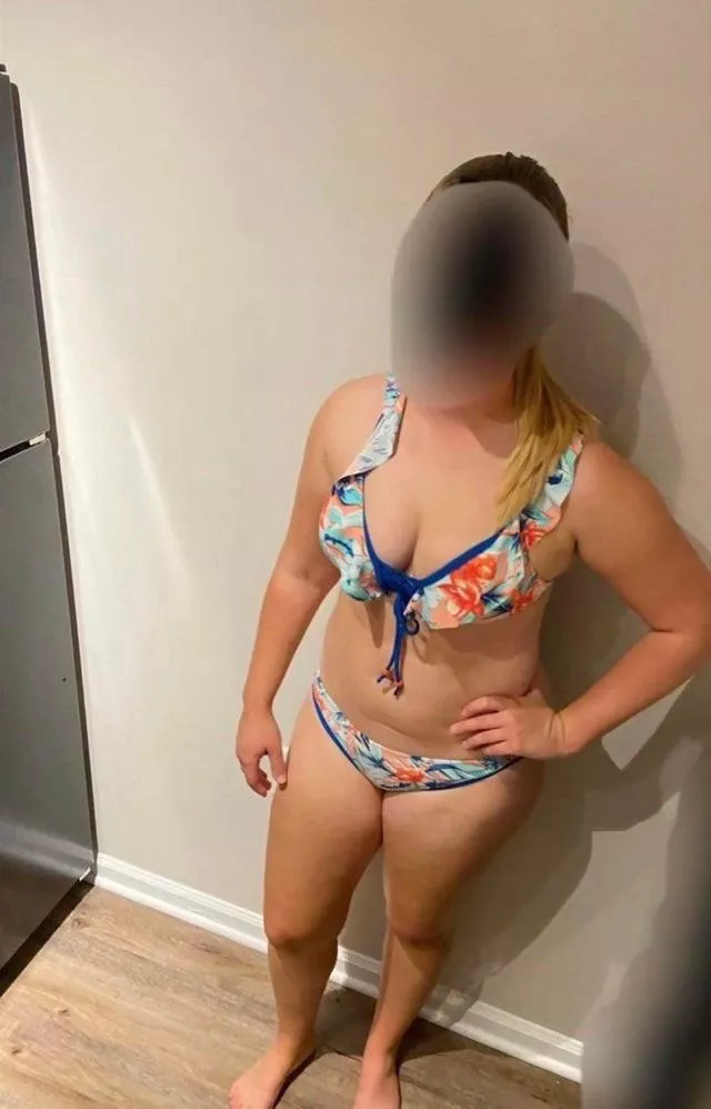 I want your husband to join me in the hot tub😈 you can watch though.