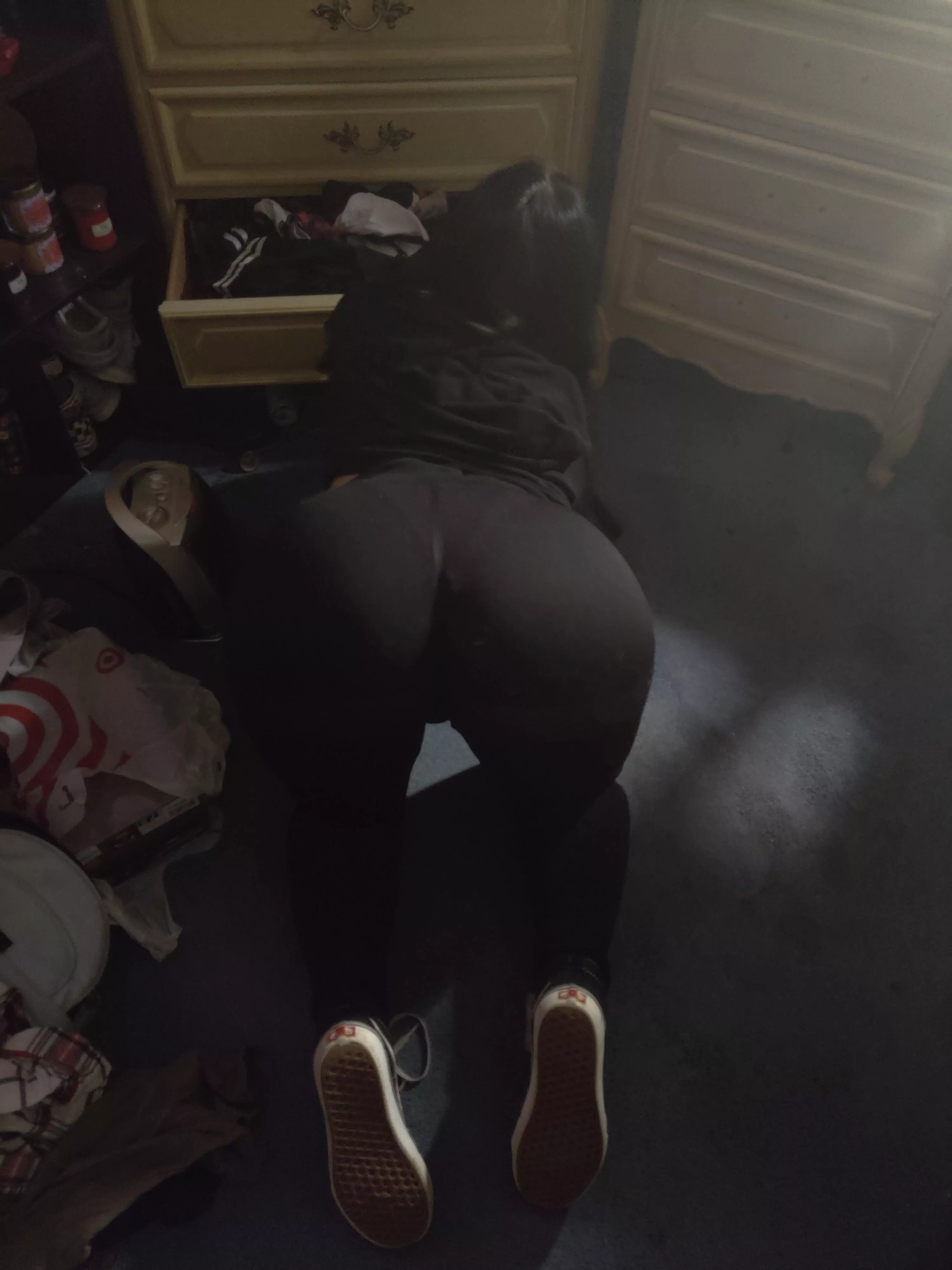 i was going through the room and my boyfriend told me to keep still