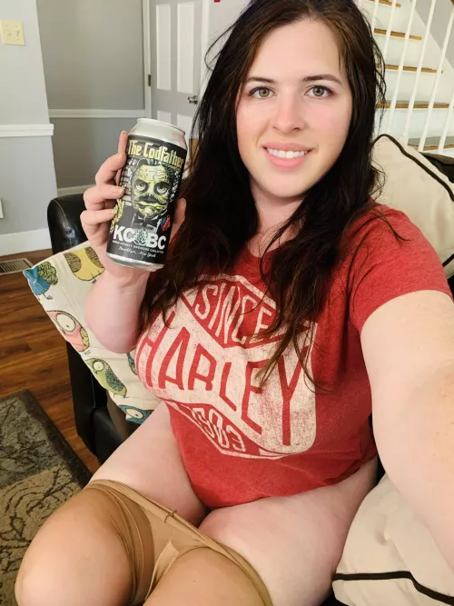 I was going to where pantyhose today, but said “f*ck that”, it’s too hot”. I opened a beer instead 😉❤️