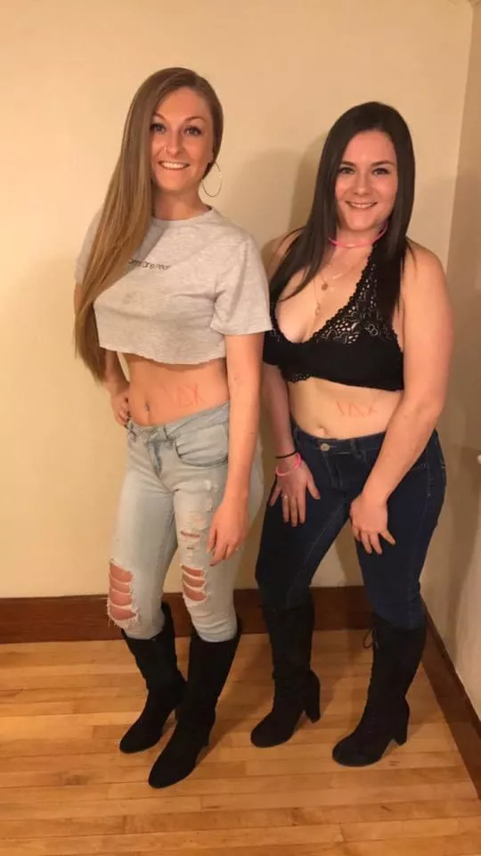 I’d take the girl on the left hbu??