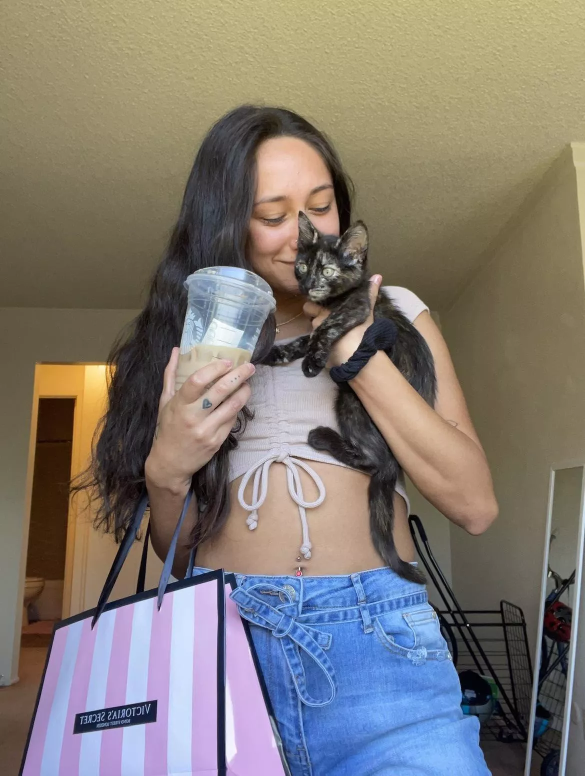 if dog is man’s best friend, are cats a girl’s best friend? 😻