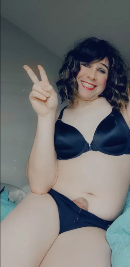 If this blows up I'll post a vid of me cumming 🤫💕