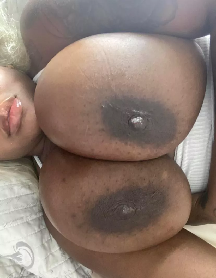 if you follow me i'm sending you titty pics 👅