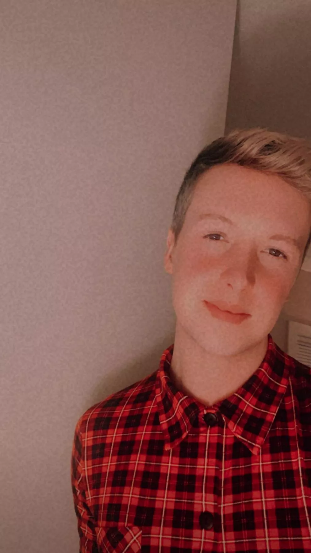 If you guess my age correctly I will give you a prize ๐ hint: between 18-50 If you guess my age correctly I will give you a prize ๐ hint: between 18-50