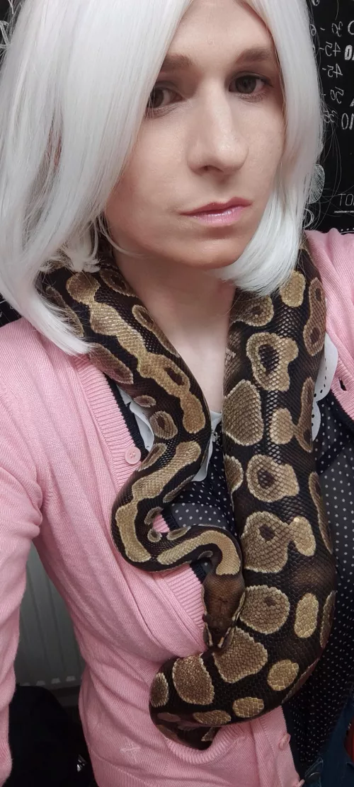 If you put your hand In my pocket you get a kiss 🥰🤭🤭