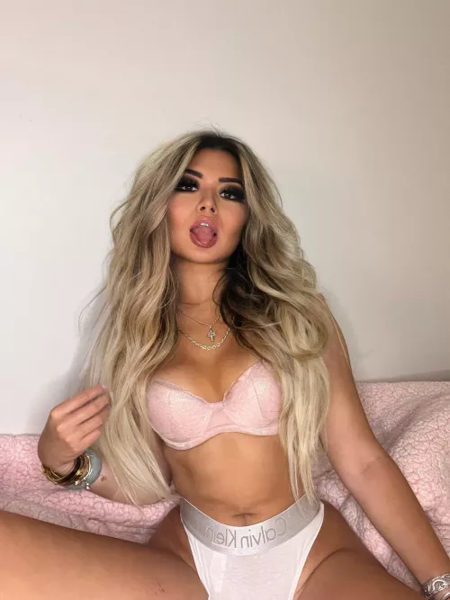 If you stopped scrolling for me… hii 🥰