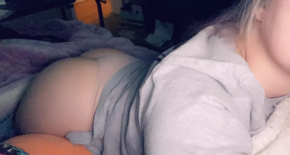 If you wake up to this sexy ass, what would you do to me? (F) (Oc)