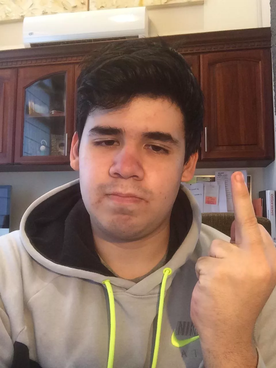 if your a twink fuck you I hope you have an awful day you suck!