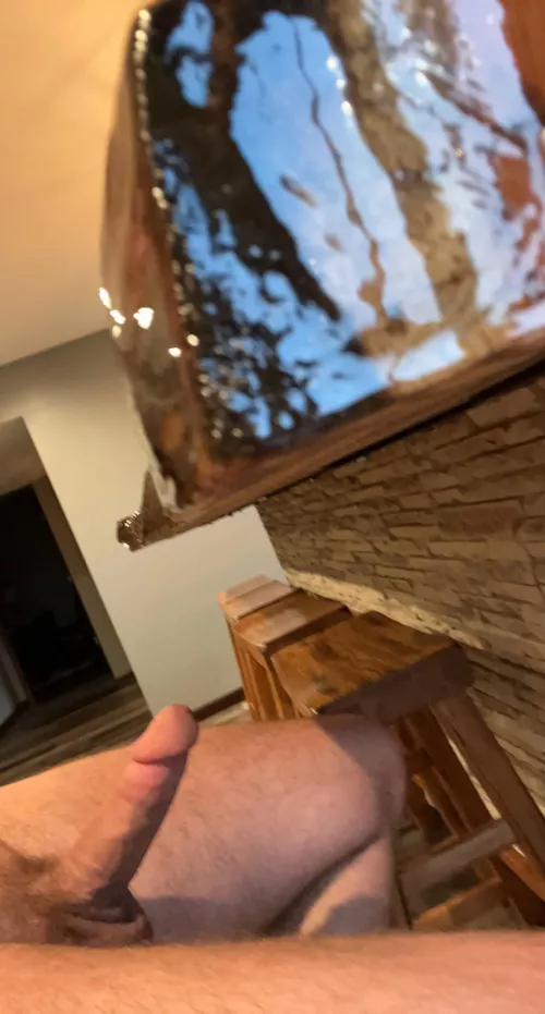 I’ll be drinking at the bar and your below the bar doing your own type of slurping 😈