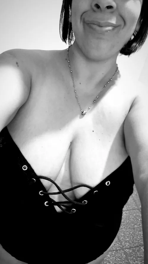 I'll be waiting for you on my free only fans account to show you much more. Link below🆓️