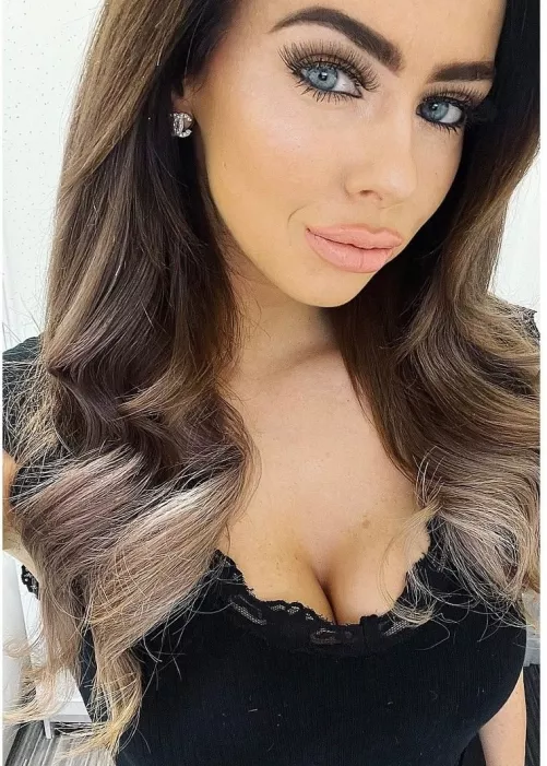 I'll bet those lips have seen their fair share of cocks