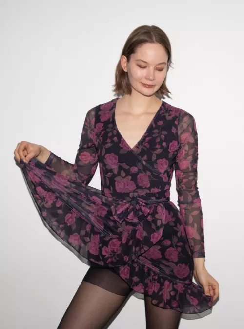 I’ll show you a tiny flash of my pantyhose