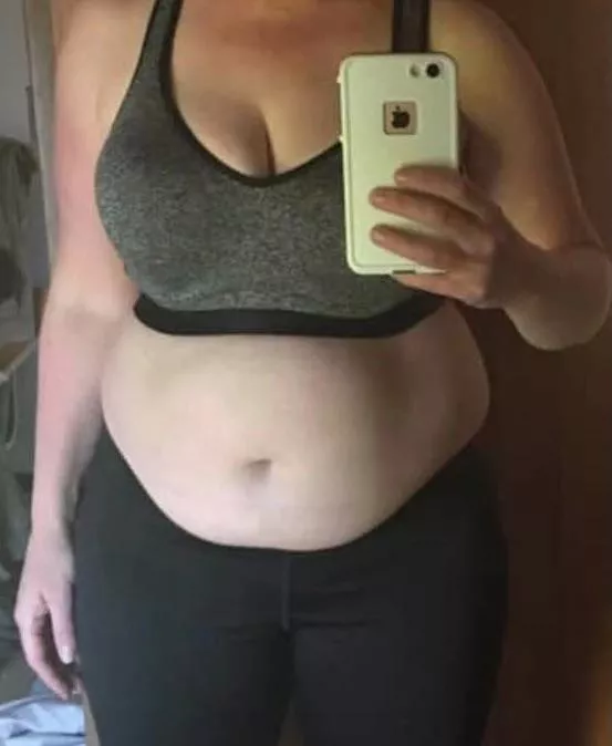 I’m a 22f looking for a strong confident woman to stuff me silly. I’m new to the community, Looking for encouragement and will provide pics in exchange for meals!