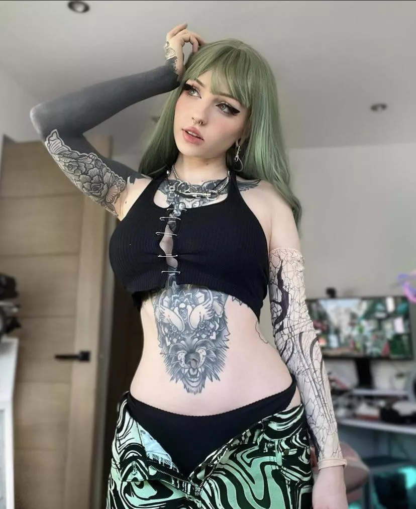 I’m a dominant mommy seeking for a submissive slave to Dominate, Collar, Pegged, Trained and Explore into the full lifestyle so will can both happy. Snapchat; Goddessangel586