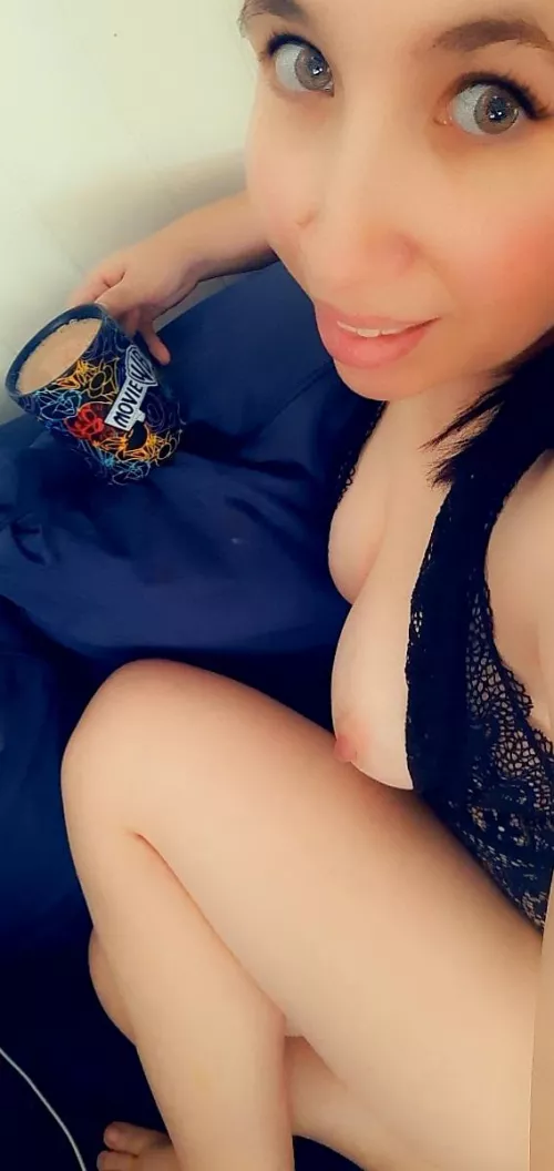 I'm a hopeless romantic with a dirty mind 😈😜