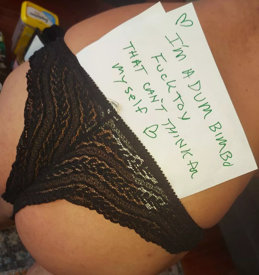 I'm an obedient bimbo