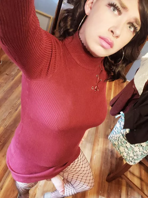 I'm build a cam girl and slutty room how should I fill it